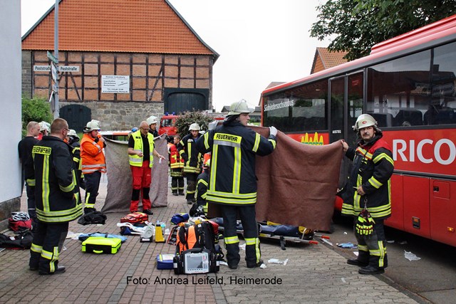 Schwerer Verkehrsunfall mit Schulbus in Liebenburg